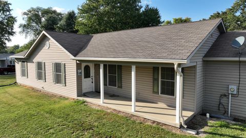 Photo of 107 W 4th Street, Reynolds, IN 47980 (MLS # 202538535)