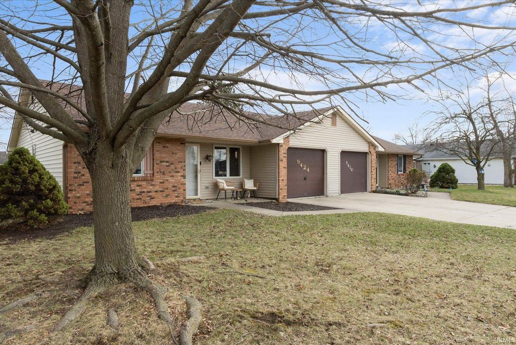 Photo of 9424 Vista Park Drive, New Haven, IN 46774 (MLS # 202607414)