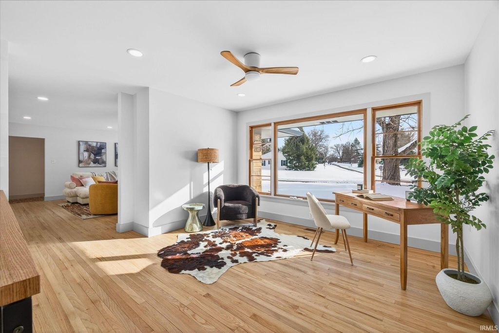 Photo of 301 E Glendora Drive, Bloomington, IN 47408 (MLS # 202603129)