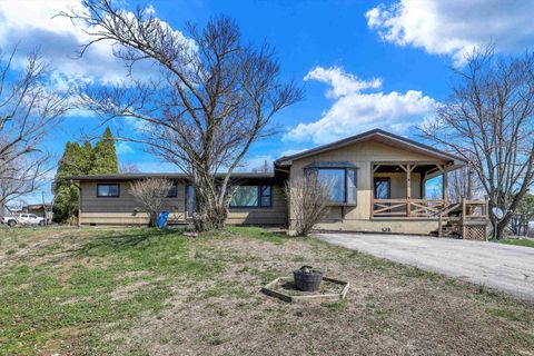 Photo of 122 Edgewood Drive, Bedford, IN 47421 (MLS # 202609443)