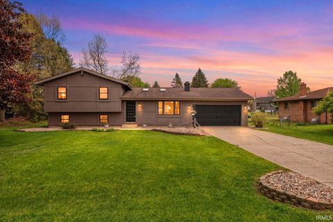 Photo of 55944 Buckeye Road, Mishawaka, IN 46545 (MLS # 202618715)