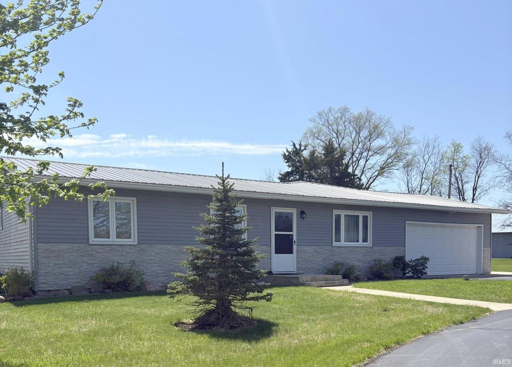 Photo of 2770 E 300 North, Bluffton, IN 46714 (MLS # 202615167)