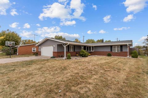 Tiny photo for 1316 Meadowbrook Drive, Kokomo, IN 46902 (MLS # 202543108)