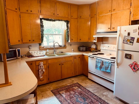 Tiny photo for 410 Jefferson Street, Rochester, IN 46975 (MLS # 202626687)