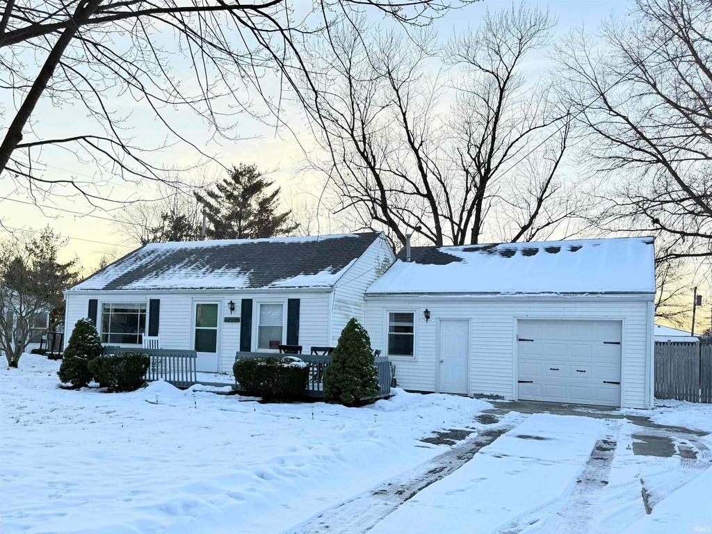 Photo of 13555 Illinois Street, Grabill, IN 46741 (MLS # 202549092)