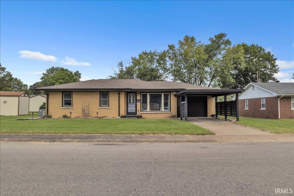 Photo of 823 E Sherman Street, Mount Vernon, IN 47620 (MLS # 202637328)