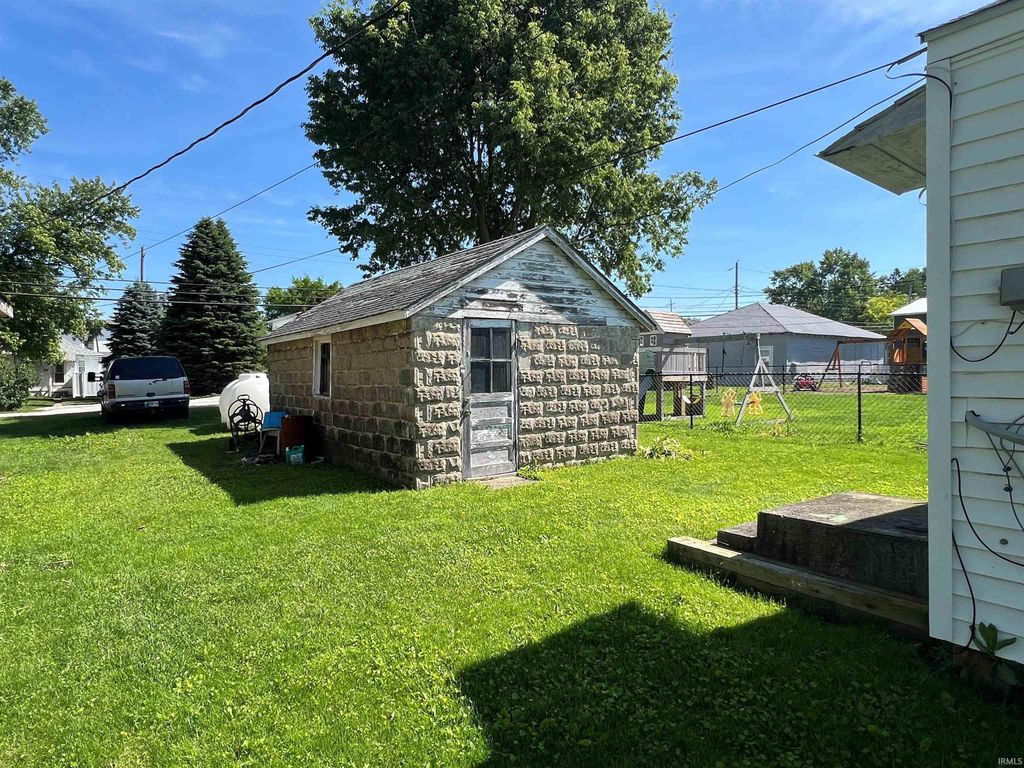Photo of 222 E WALNUT Street, Greentown, IN 46936 (MLS # 202620599)