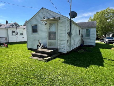 Tiny photo for 222 E WALNUT Street, Greentown, IN 46936 (MLS # 202620599)
