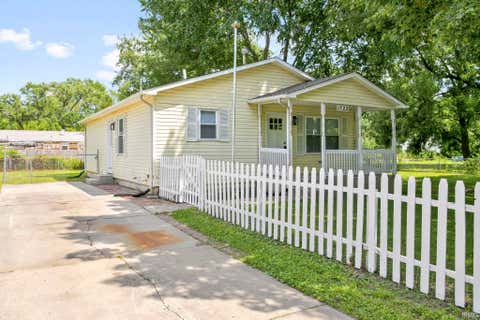 Tiny photo for 1722 Fremont Street, South Bend, IN 46628 (MLS # 202629928)