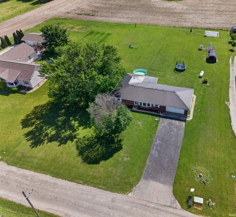 Tiny photo for 10927 S 350 E Road, Amboy, IN 46911 (MLS # 202620847)
