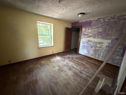 Tiny photo for 501 16th Street, Bedford, IN 47421 (MLS # 202638786)