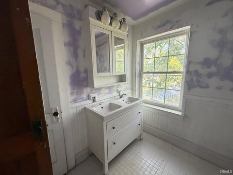 Tiny photo for 501 16th Street, Bedford, IN 47421 (MLS # 202638786)