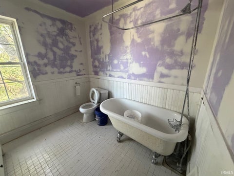 Tiny photo for 501 16th Street, Bedford, IN 47421 (MLS # 202638786)