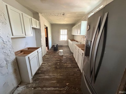 Tiny photo for 501 16th Street, Bedford, IN 47421 (MLS # 202638786)