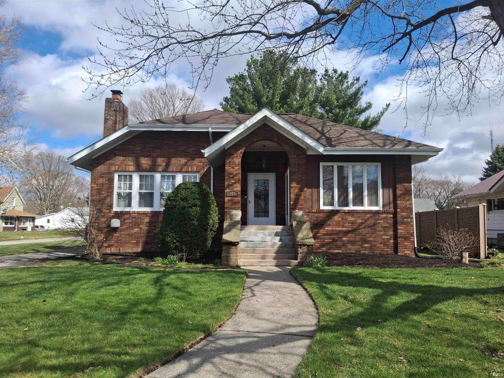 Photo of 107 N Jackson Avenue, Fowler, IN 47944 (MLS # 202610999)