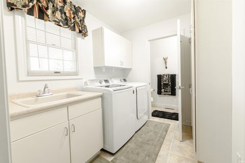 Tiny photo for 5490 N Sawgrass Lane, Leesburg, IN 46538 (MLS # 202612552)