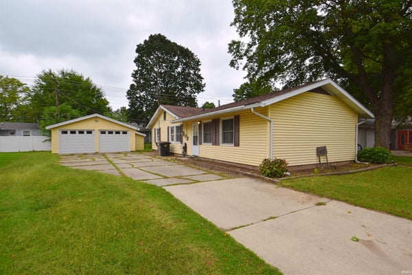 1127 EBELING DR, SOUTH BEND, IN 46615 - Image d49206feea84303d6a2ba8c1ea92c0c8/2163441245