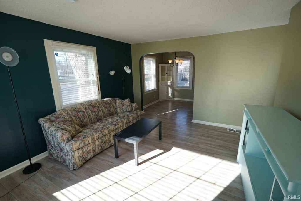 Photo of 1620 E Blackford Avenue, Evansville, IN 47714 (MLS # 202601618)