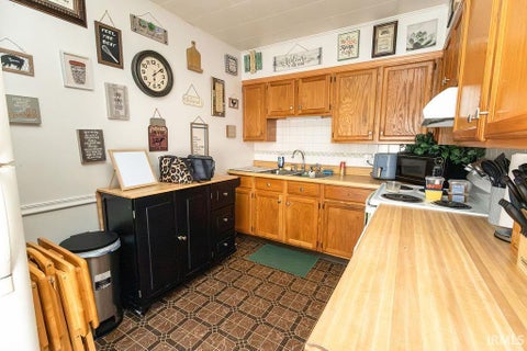 Tiny photo for 1930-1932 Fairmont Avenue, New Castle, IN 47362 (MLS # 202634359)