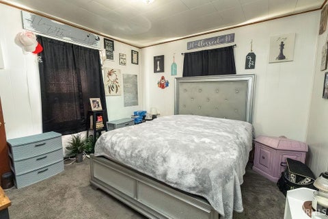 Tiny photo for 1930-1932 Fairmont Avenue, New Castle, IN 47362 (MLS # 202634359)