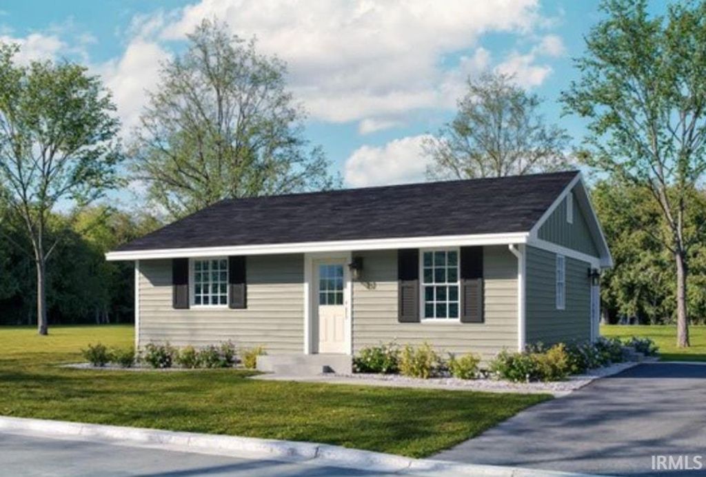 Photo of 331 S Franklin Street, Oakland City, IN 47660 (MLS # 202613417)