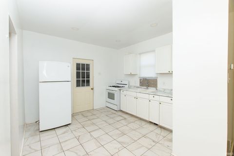 Tiny photo for 118 N Union Street, Peru, IN 46970 (MLS # 202504513)