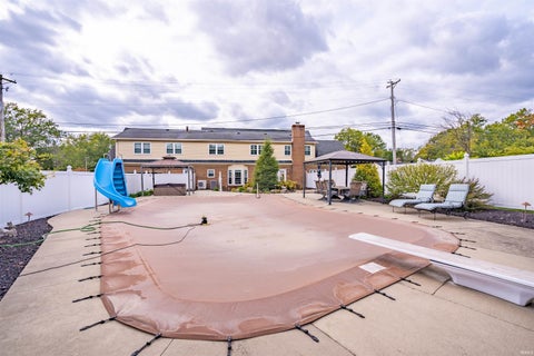 Tiny photo for 1500 Washington Avenue, Boonville, IN 47601 (MLS # 202633833)