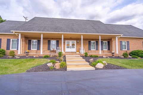Tiny photo for 1500 Washington Avenue, Boonville, IN 47601 (MLS # 202633833)