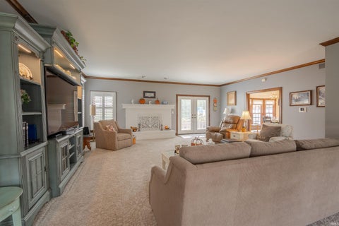 Tiny photo for 1500 Washington Avenue, Boonville, IN 47601 (MLS # 202633833)
