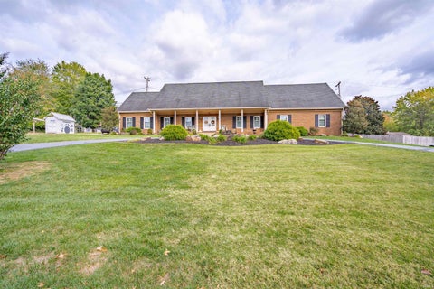 Tiny photo for 1500 Washington Avenue, Boonville, IN 47601 (MLS # 202633833)