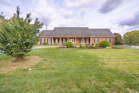 Tiny photo for 1500 Washington Avenue, Boonville, IN 47601 (MLS # 202633833)