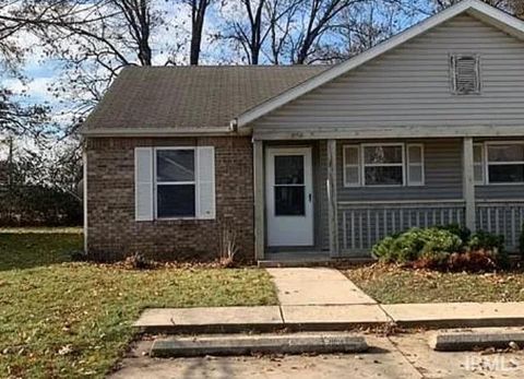 Photo of 2836 Plaza Lane, Lafayette, IN 47909 (MLS # 202607245)