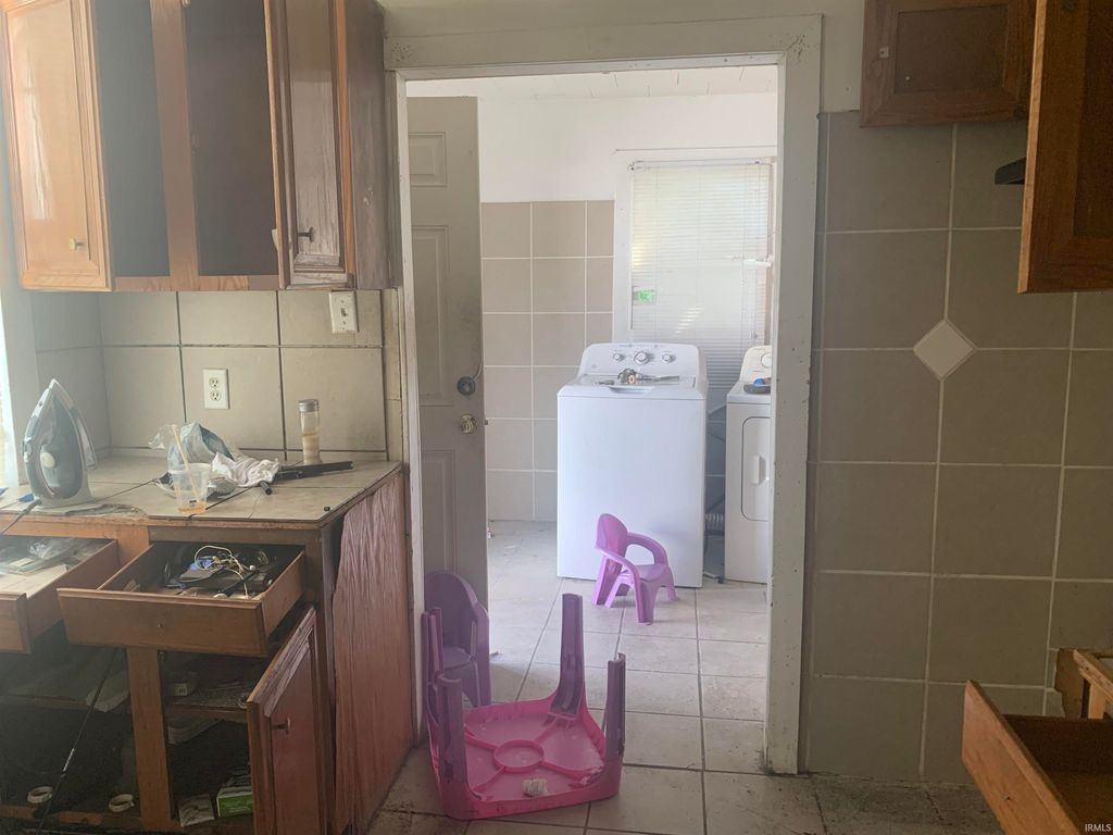 Photo of 1942 N Johnson Street, South Bend, IN 46628 (MLS # 202539407)