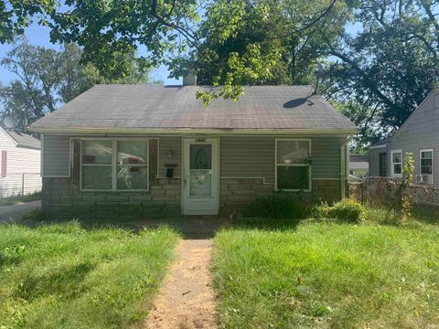 Photo of 1942 N Johnson Street, South Bend, IN 46628 (MLS # 202539407)