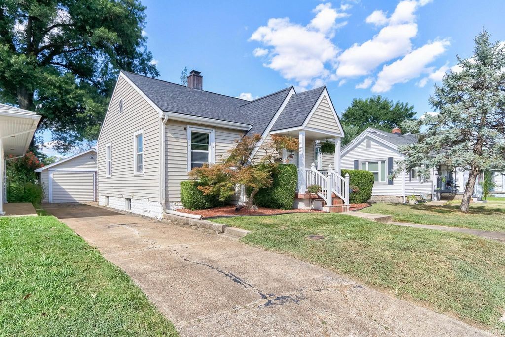 Photo of 2022 E Franklin Street, Evansville, IN 47711 (MLS # 202601182)