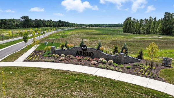 8916 KEPLER BLVD, FORT WAYNE, IN 46825 - Image d4e00850c3ff80629891b8bc78c5dc33/840736817