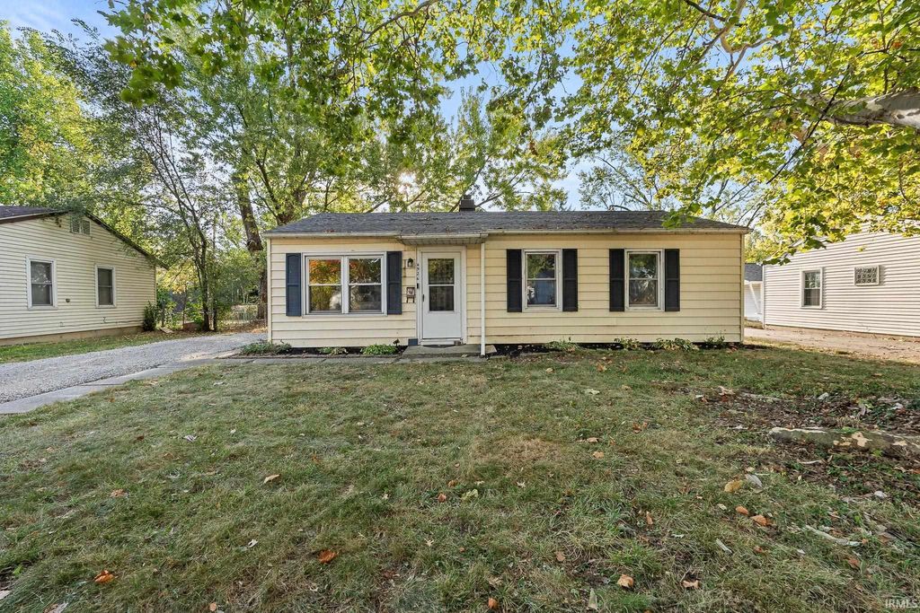 Photo of 4926 S Camden Drive, Fort Wayne, IN 46825 (MLS # 202603007)