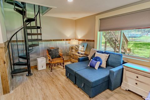 Tiny photo for 7653 E Dale Court, Monticello, IN 47960 (MLS # 202615878)