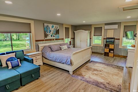 Tiny photo for 7653 E Dale Court, Monticello, IN 47960 (MLS # 202615878)