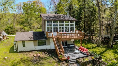 Tiny photo for 7653 E Dale Court, Monticello, IN 47960 (MLS # 202615878)