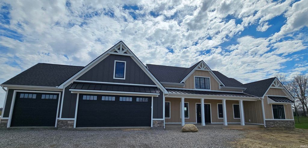 Photo of 2046 Links Lane, Auburn, IN 46706 (MLS # 202610548)