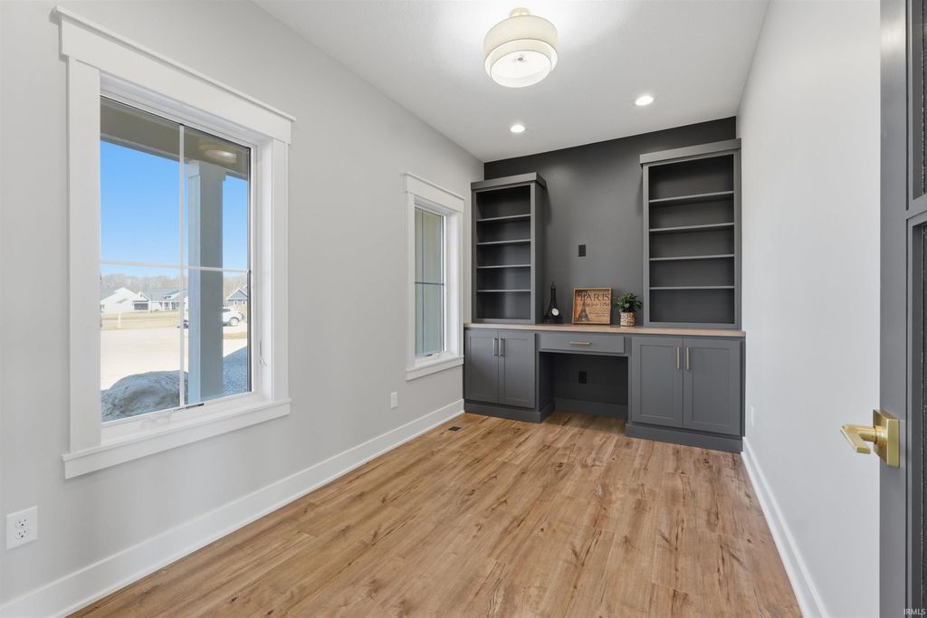 Photo of 2046 Links Lane, Auburn, IN 46706 (MLS # 202610548)