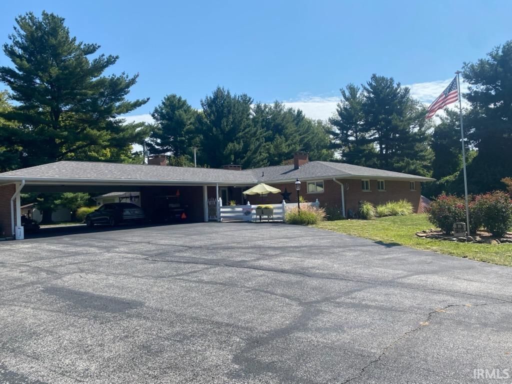 Photo of 2704 Rose Drive, Vincennes, IN 47591 (MLS # 202536554)