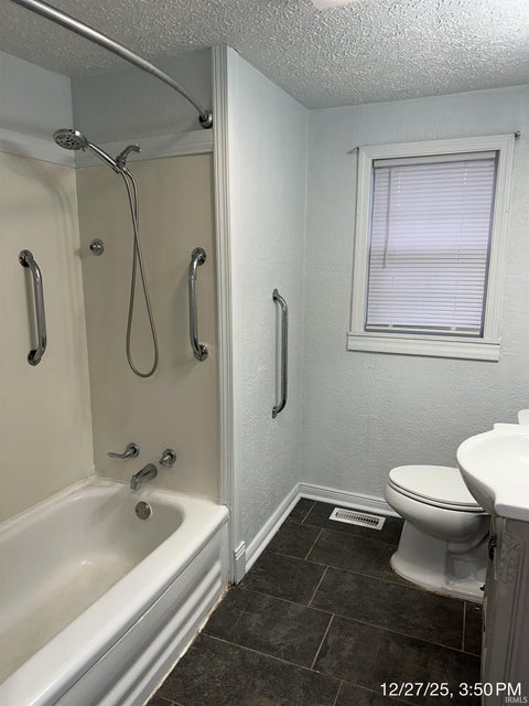 Tiny photo for 1009 E Spraker Street, Kokomo, IN 46901 (MLS # 202631301)
