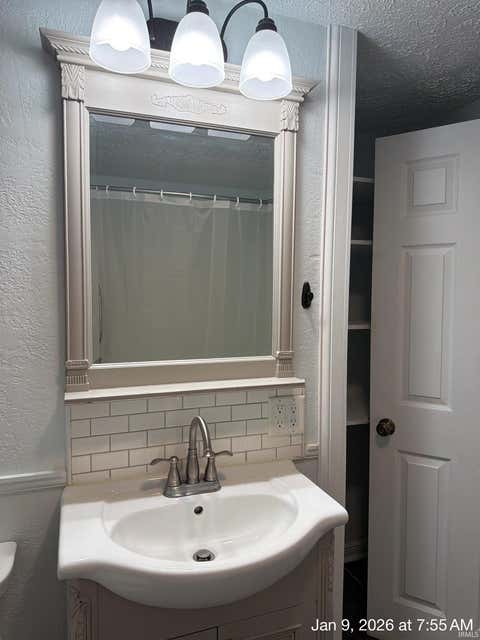Tiny photo for 1009 E Spraker Street, Kokomo, IN 46901 (MLS # 202631301)