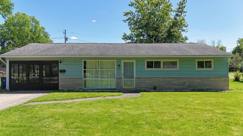 Photo of 215 W Swayzee Street, Marion, IN 46952 (MLS # 202618536)