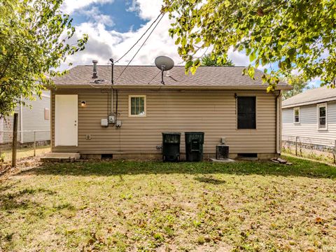 Tiny photo for 1436 W 14th Street, Muncie, IN 47302 (MLS # 202540545)