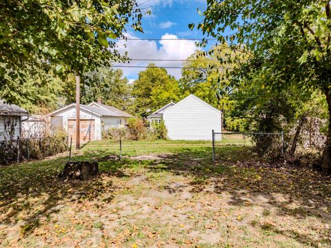 Tiny photo for 1436 W 14th Street, Muncie, IN 47302 (MLS # 202540545)