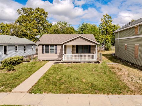 Tiny photo for 1436 W 14th Street, Muncie, IN 47302 (MLS # 202540545)