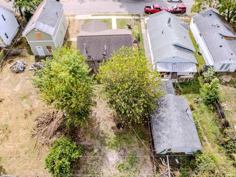 Tiny photo for 1436 W 14th Street, Muncie, IN 47302 (MLS # 202540545)